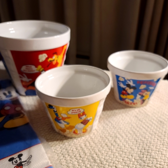 FLASH SALE DISCOUNTED $49 vintage  DisneyDisney Ceramic Popcorn Buckets Bowl set - Picture 2 of 10